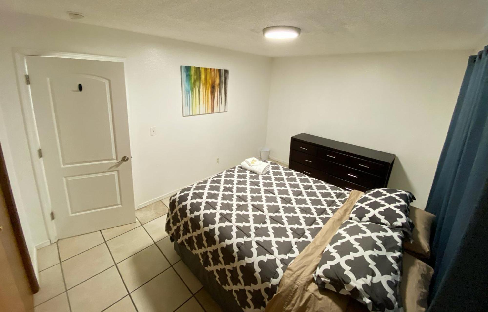 Stay Anchorage! Furnished Two Bedroom Apartments With High Speed Wifi Room photo