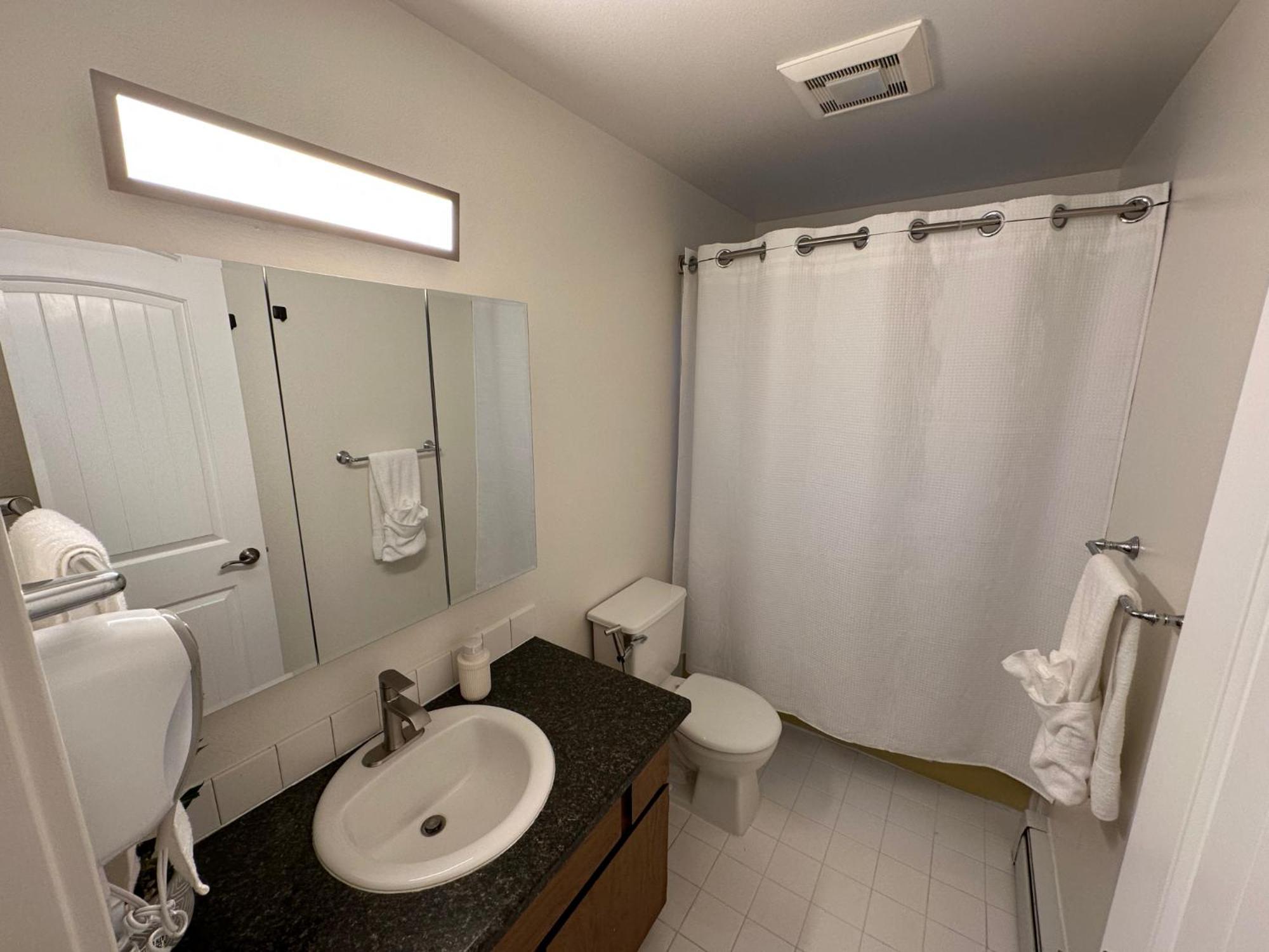 Stay Anchorage! Furnished Two Bedroom Apartments With High Speed Wifi Room photo
